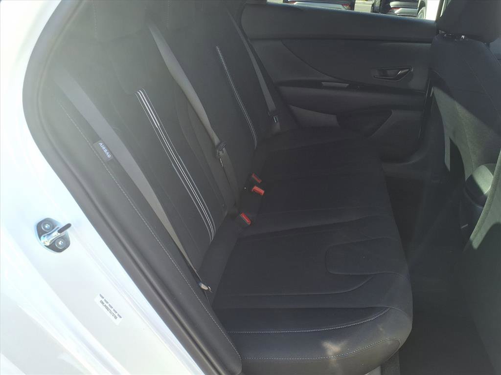 New 2026 Hyundai Elantra Sport image 9