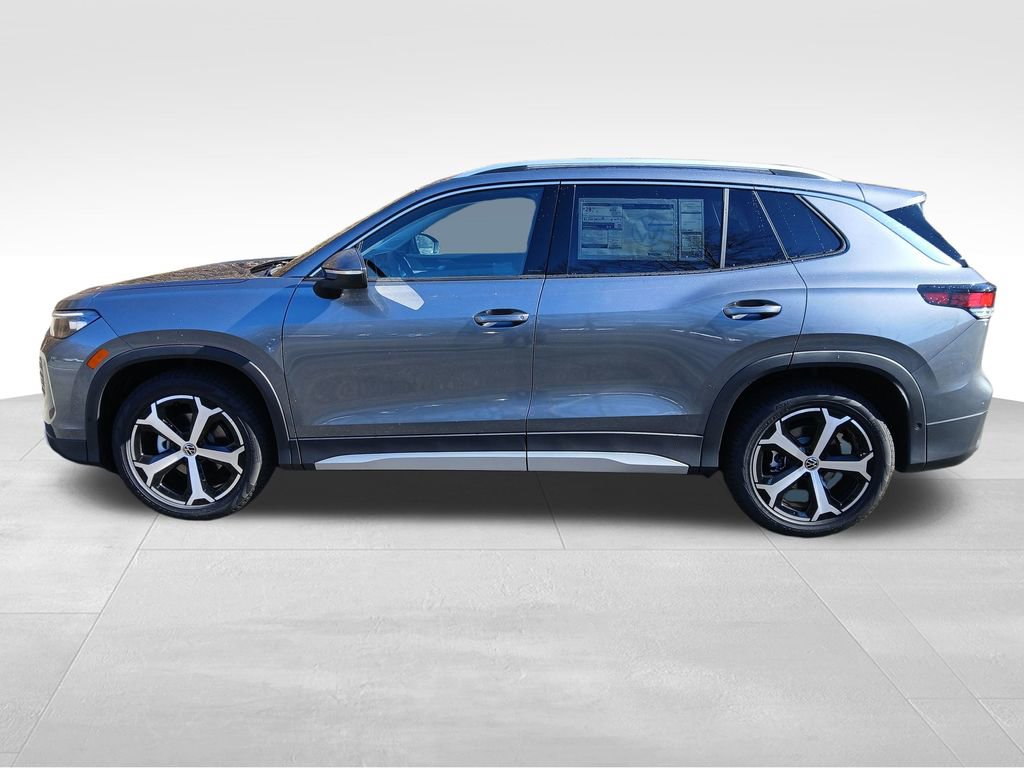 New 2026 Volkswagen Tiguan SE image 2