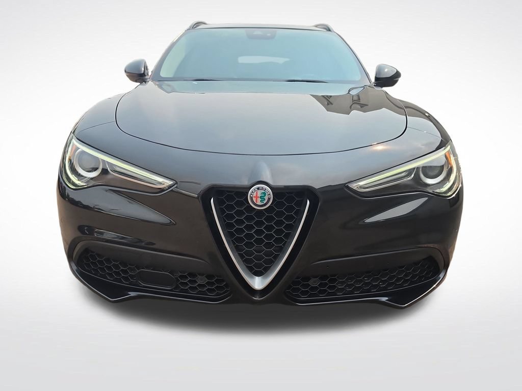 Used 2018 Alfa Romeo Stelvio Sport w/ Quick Order Package 22J Sport AWD/4WD image 7