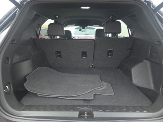 Used 2022 Chevrolet Equinox RS w/ Infotainment Package image 10