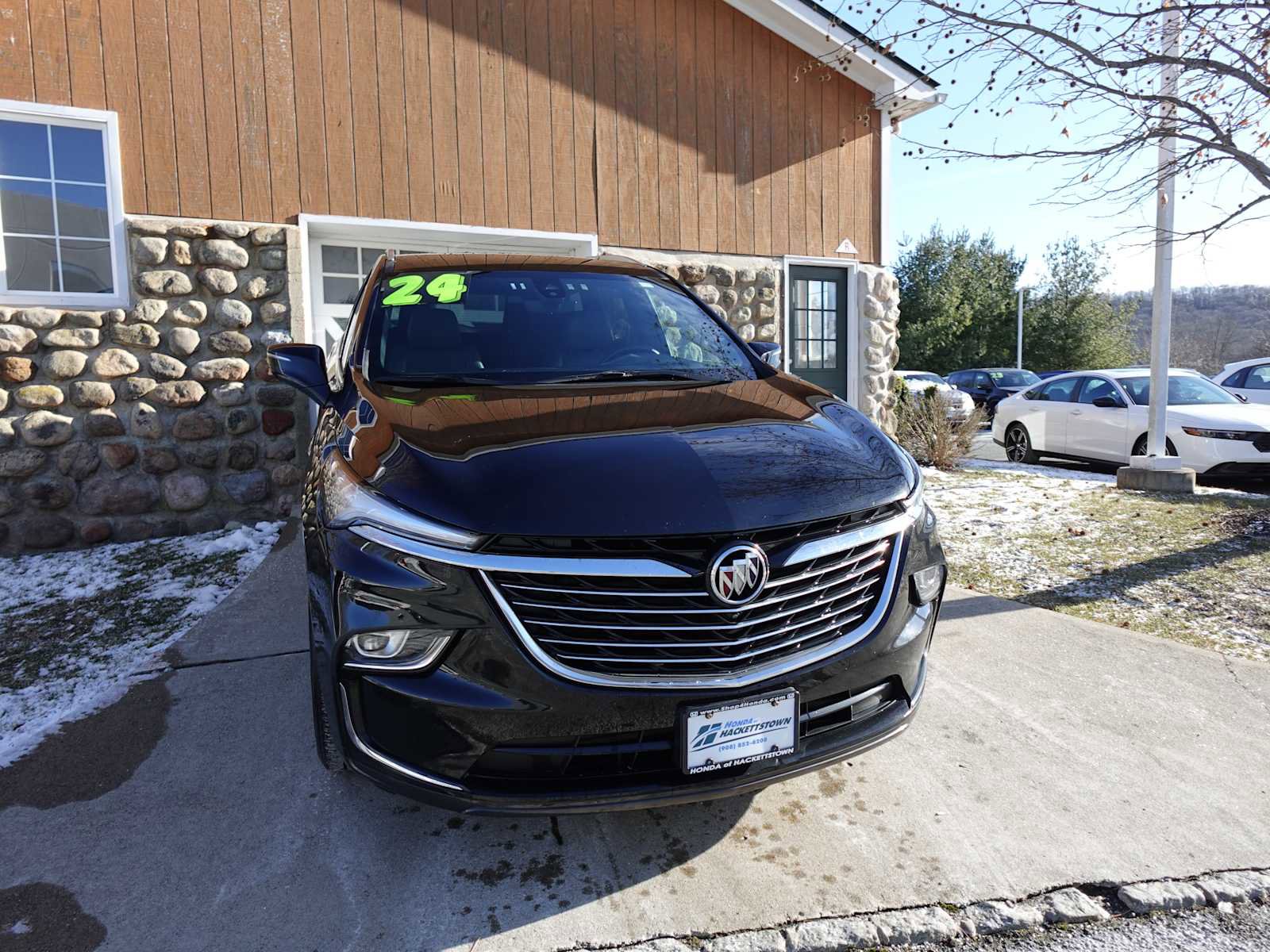 Used 2024 Buick Enclave Premium image 3