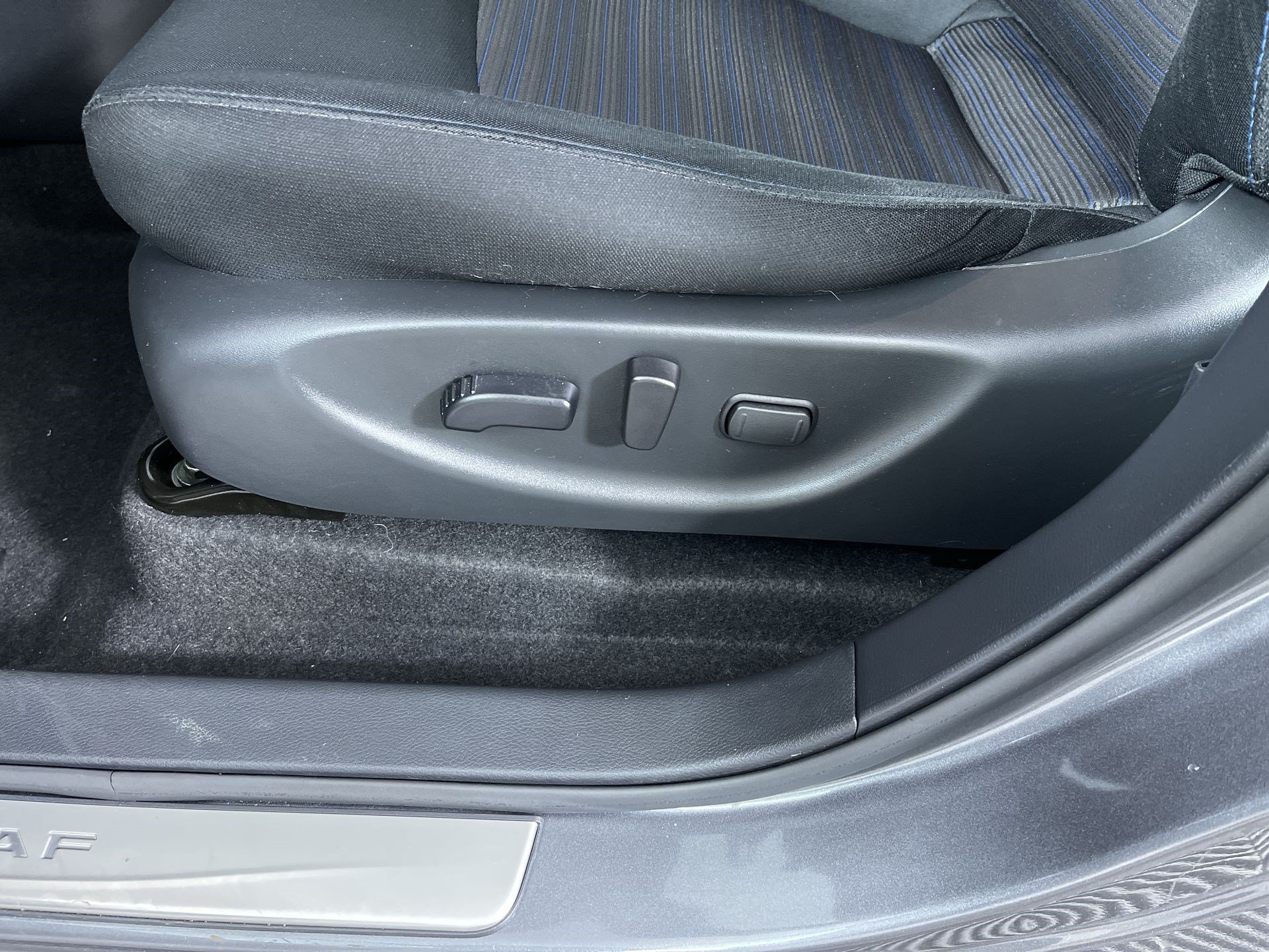 Certified 2025 Nissan Leaf SV Plus FWD image 13