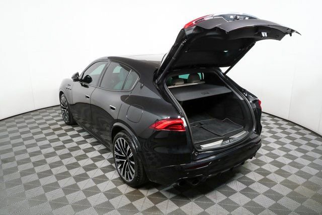Used 2023 Maserati Grecale Modena AWD/4WD image 33