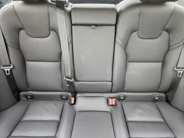Certified 2025 Volvo XC60 B5 Plus AWD/4WD image 16