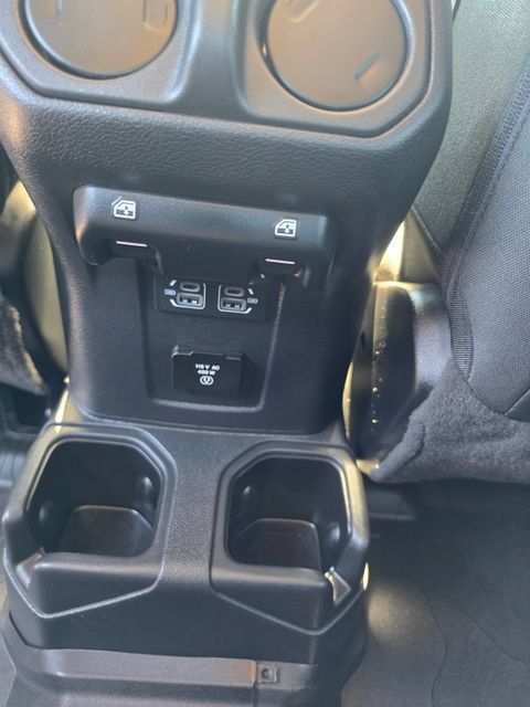 Used 2022 Jeep Gladiator Overland w/ Cold Weather Group AWD/4WD image 17