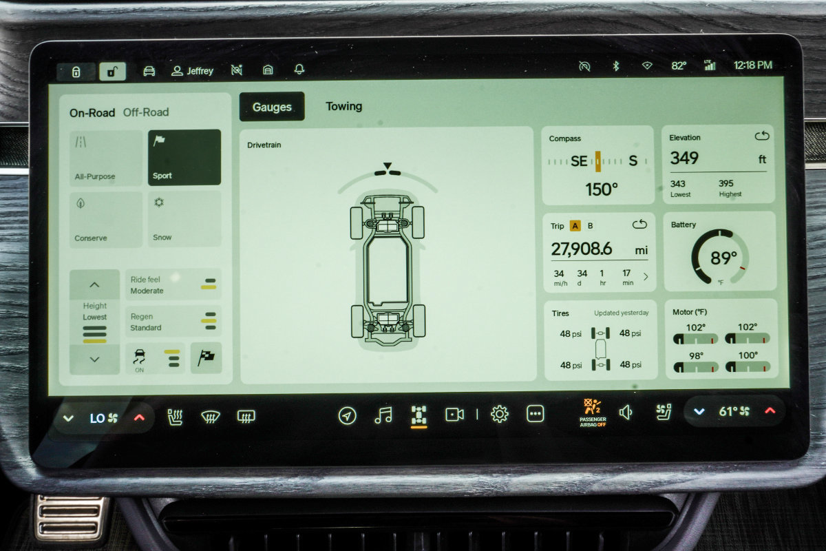 Used 2024 Rivian R1S Adventure Quad AWD/4WD image 23