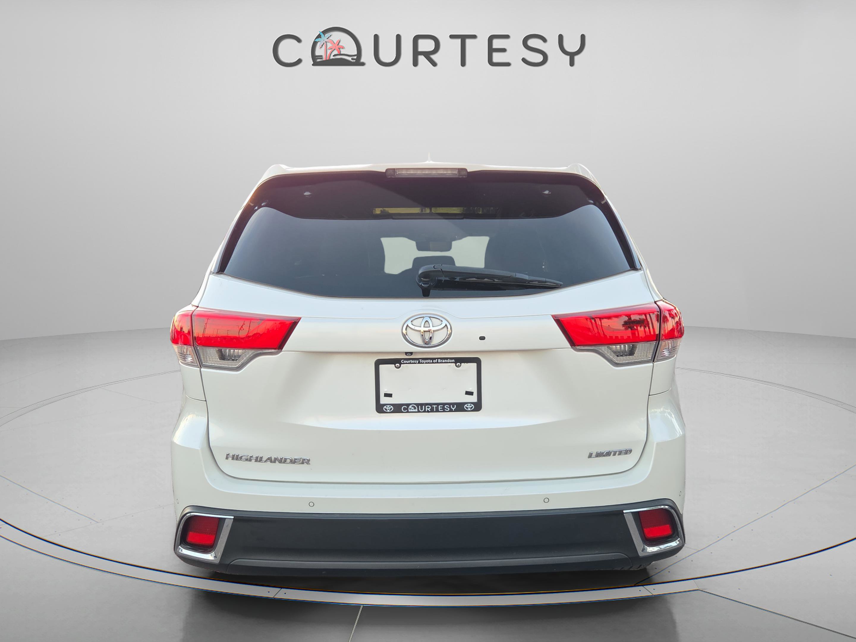 Used 2018 Toyota Highlander Limited Platinum image 5