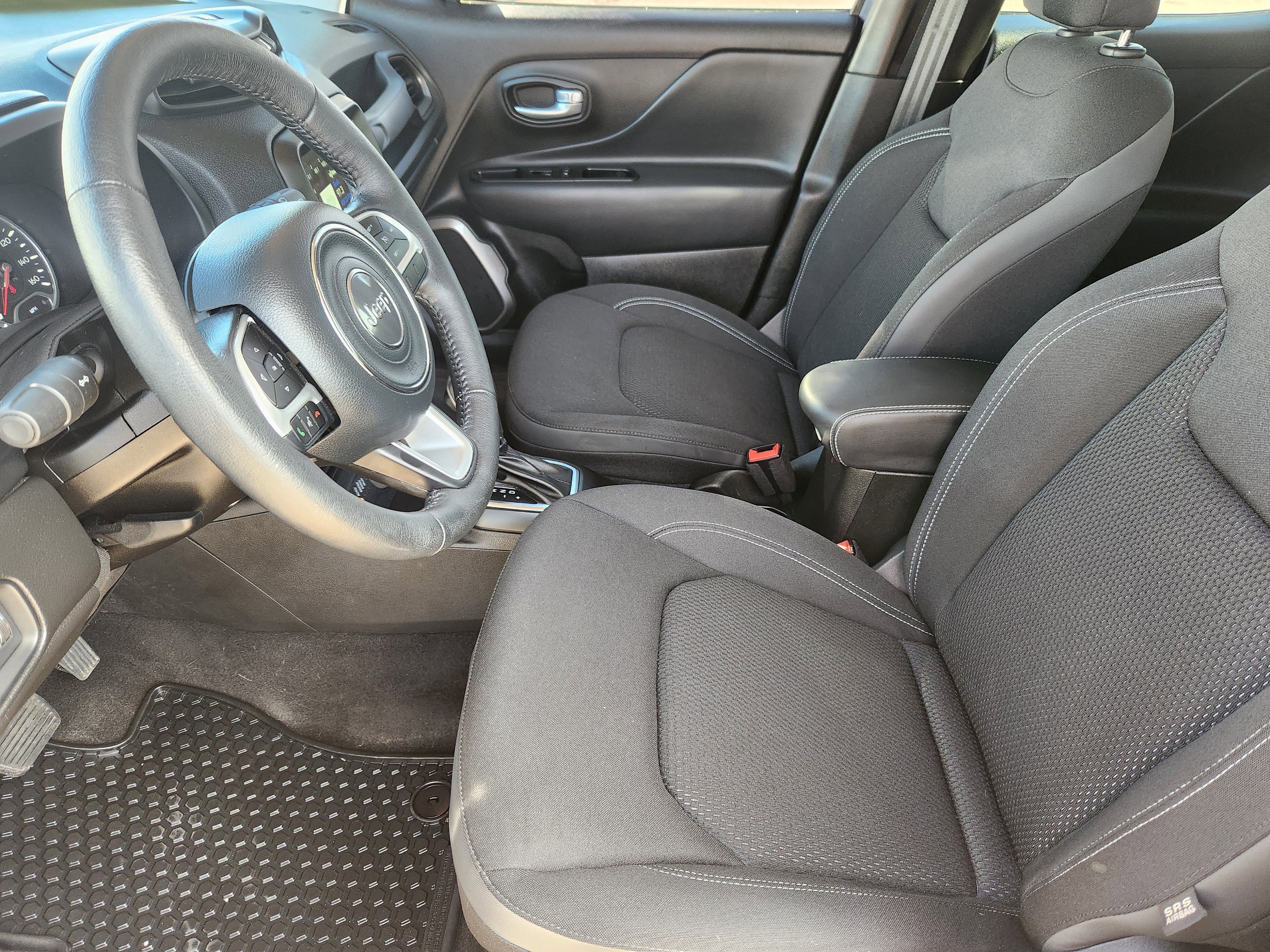 Used 2023 Jeep Renegade Latitude w/ Premium Group AWD/4WD image 10