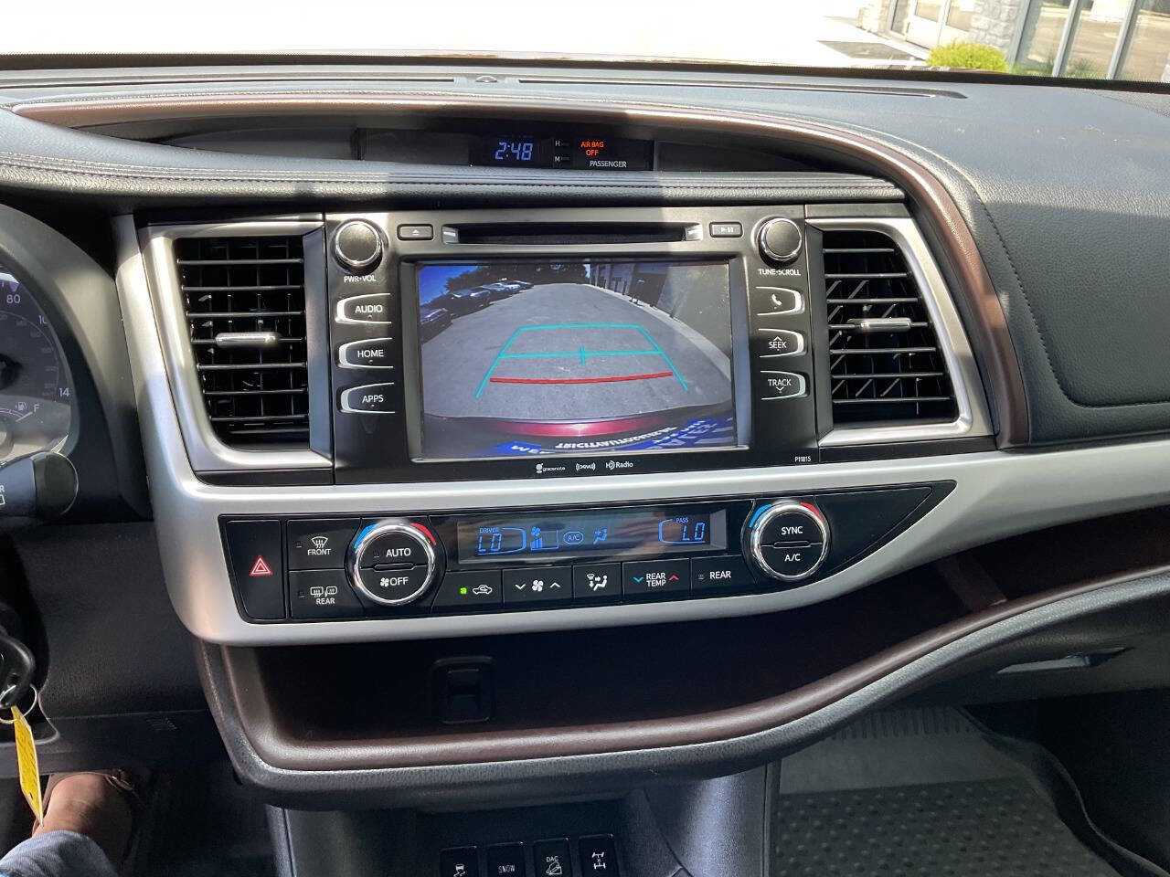 Used 2019 Toyota Highlander Plus AWD/4WD image 22