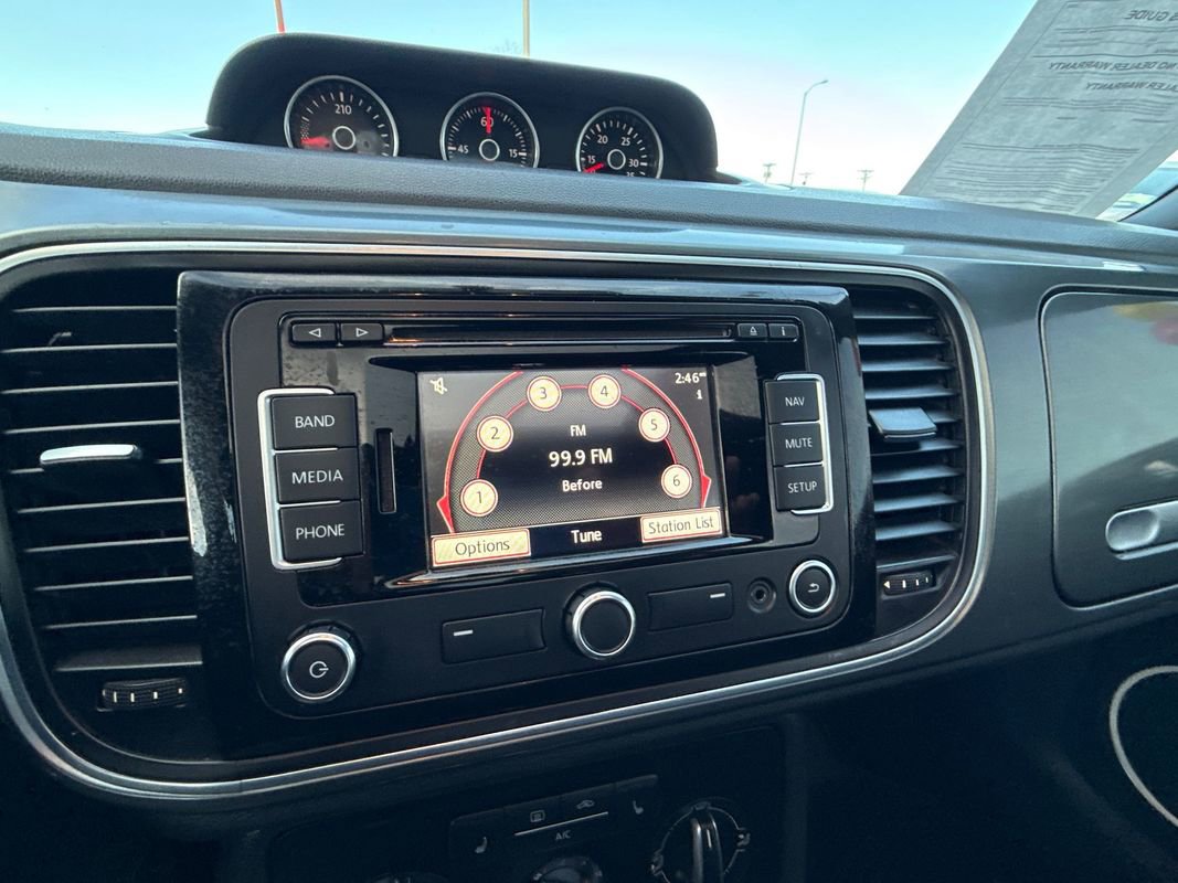 Used 2014 Volkswagen Beetle GSR image 21