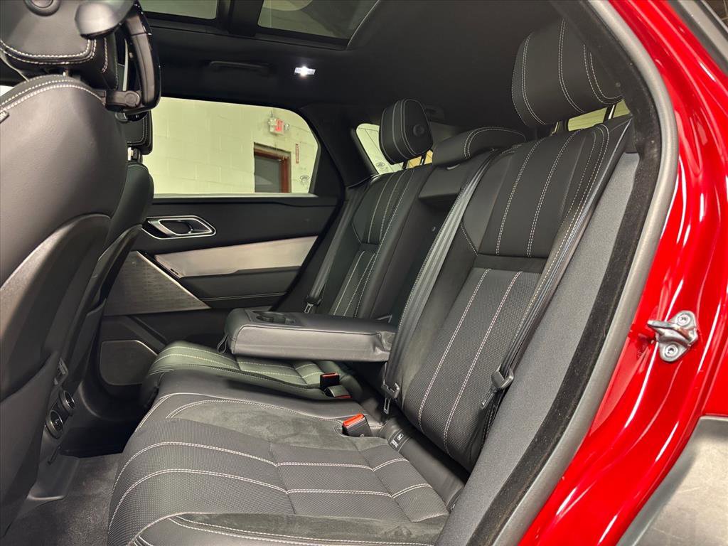 Used 2019 Land Rover Range Rover Velar R-Dynamic SE image 26
