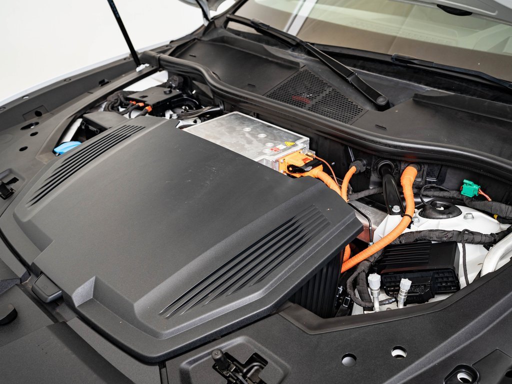 Used 2021 Audi e-tron Prestige w/ Prestige Package image 37