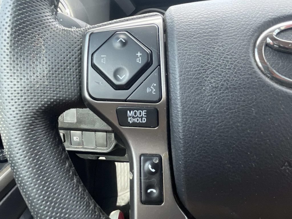 Used 2022 Toyota Tacoma SR5 w/ Technology Package RWD image 18