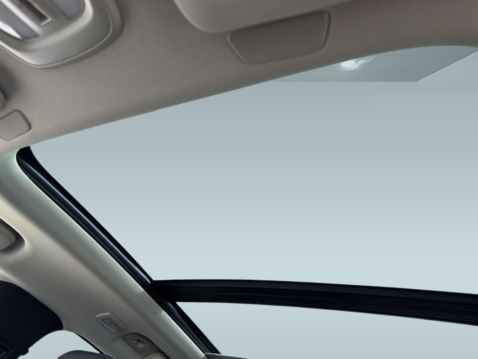 Used 2024 Volvo XC90 T8 Plus w/ Protection Package Premier image 15