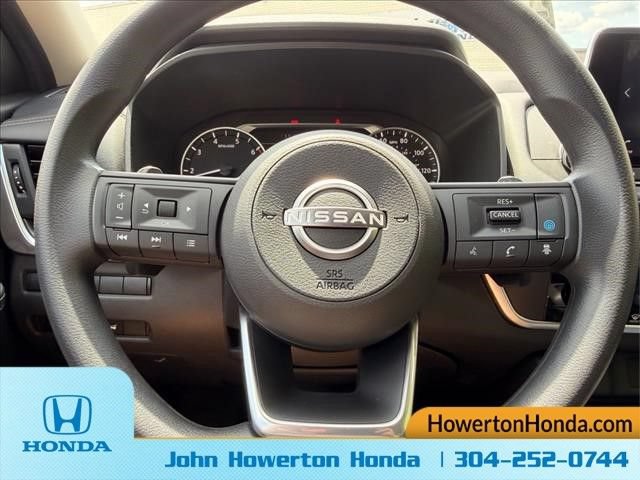 Used 2024 Nissan Rogue SV AWD/4WD image 16