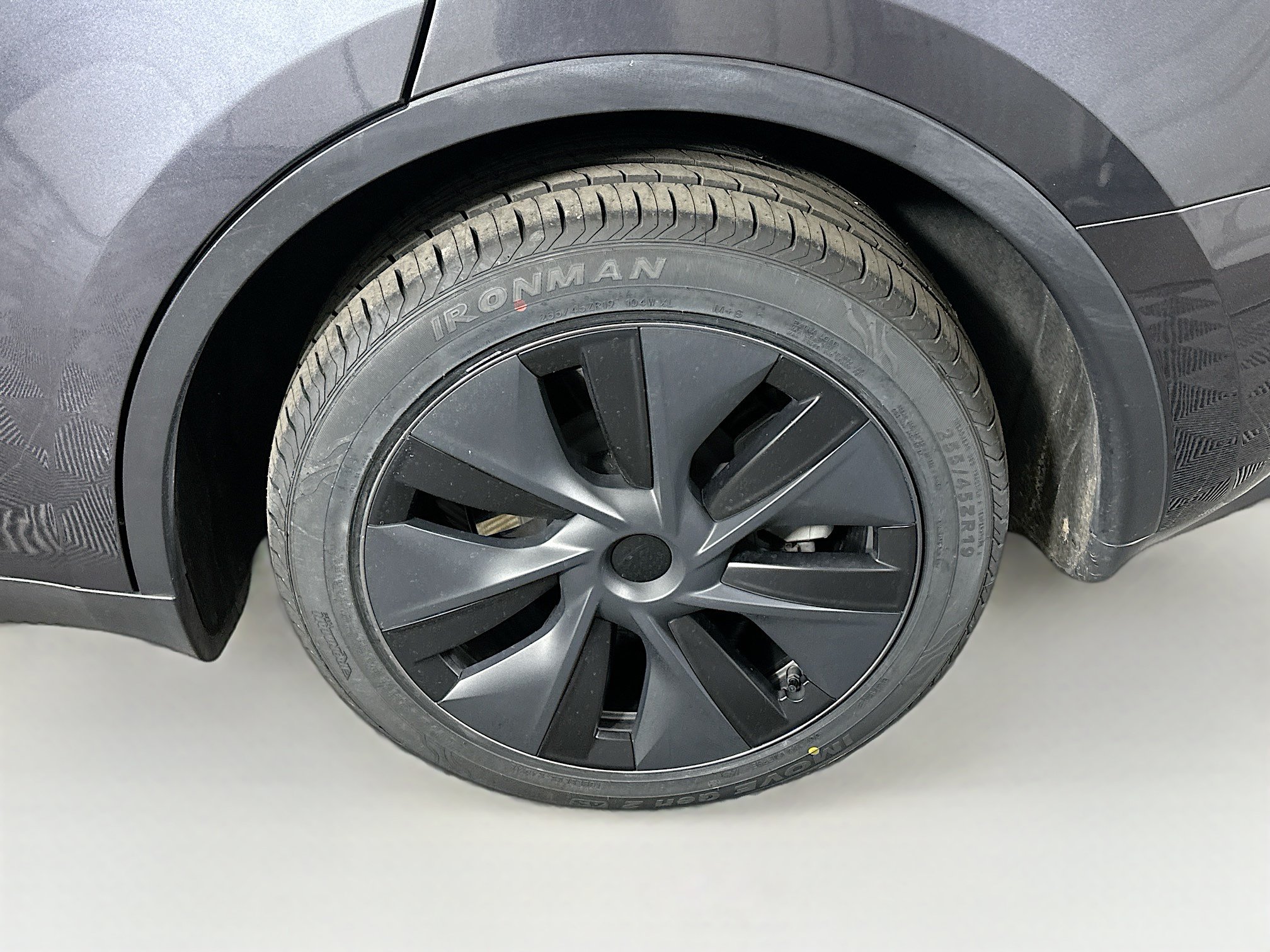 Used 2024 Tesla Model Y Long Range AWD/4WD image 11
