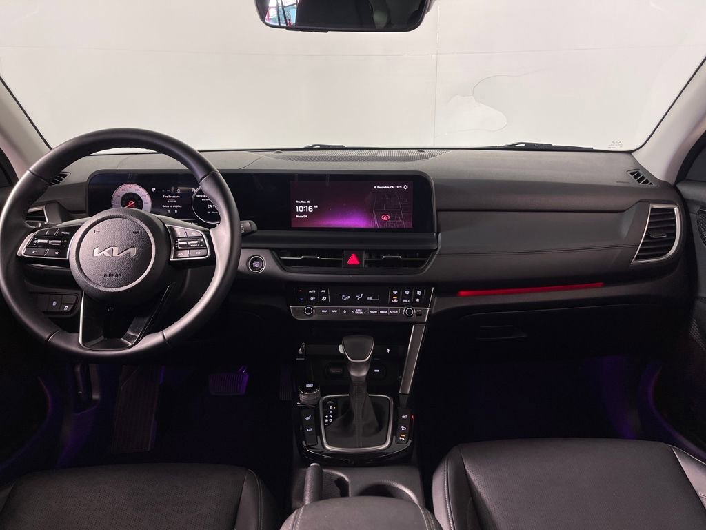 Used 2025 Kia Seltos EX w/ EX Sunroof Package image 14