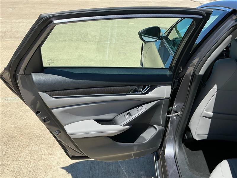 Used 2018 Honda Accord Touring image 26
