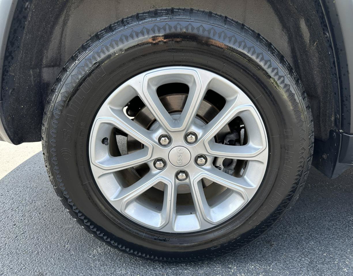Used 2021 Jeep Grand Cherokee Laredo X AWD/4WD image 73