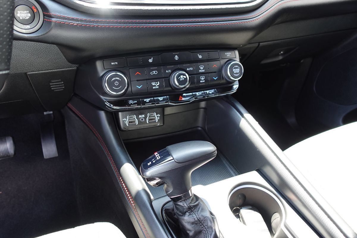 Used 2025 Dodge Durango GT w/ Blacktop Package AWD/4WD image 48