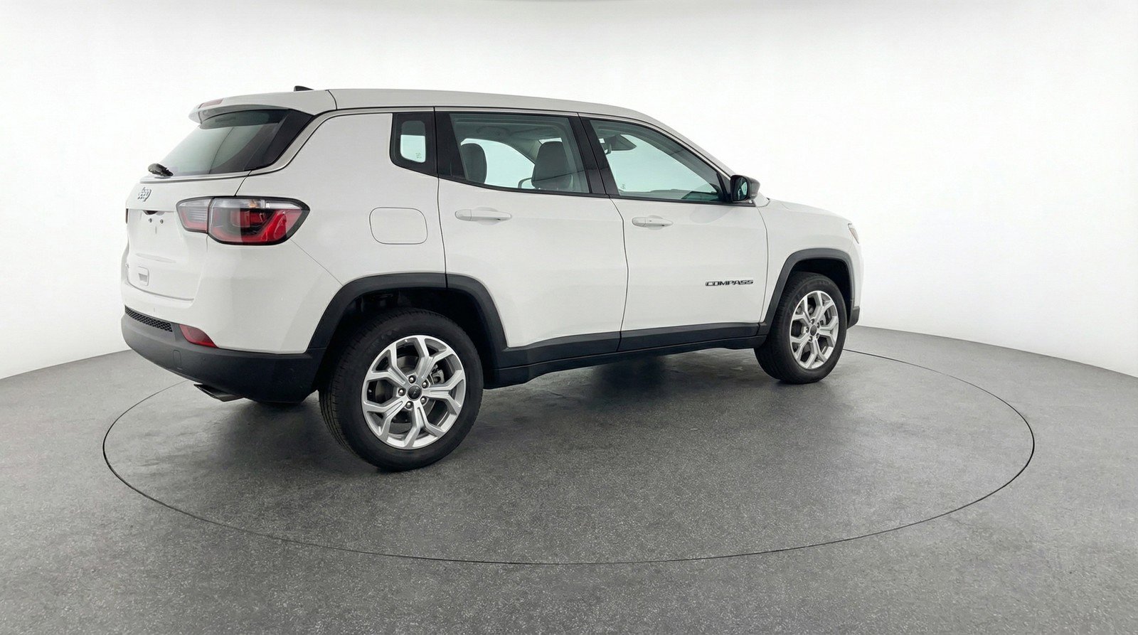 Used 2025 Jeep Compass Latitude AWD/4WD image 9