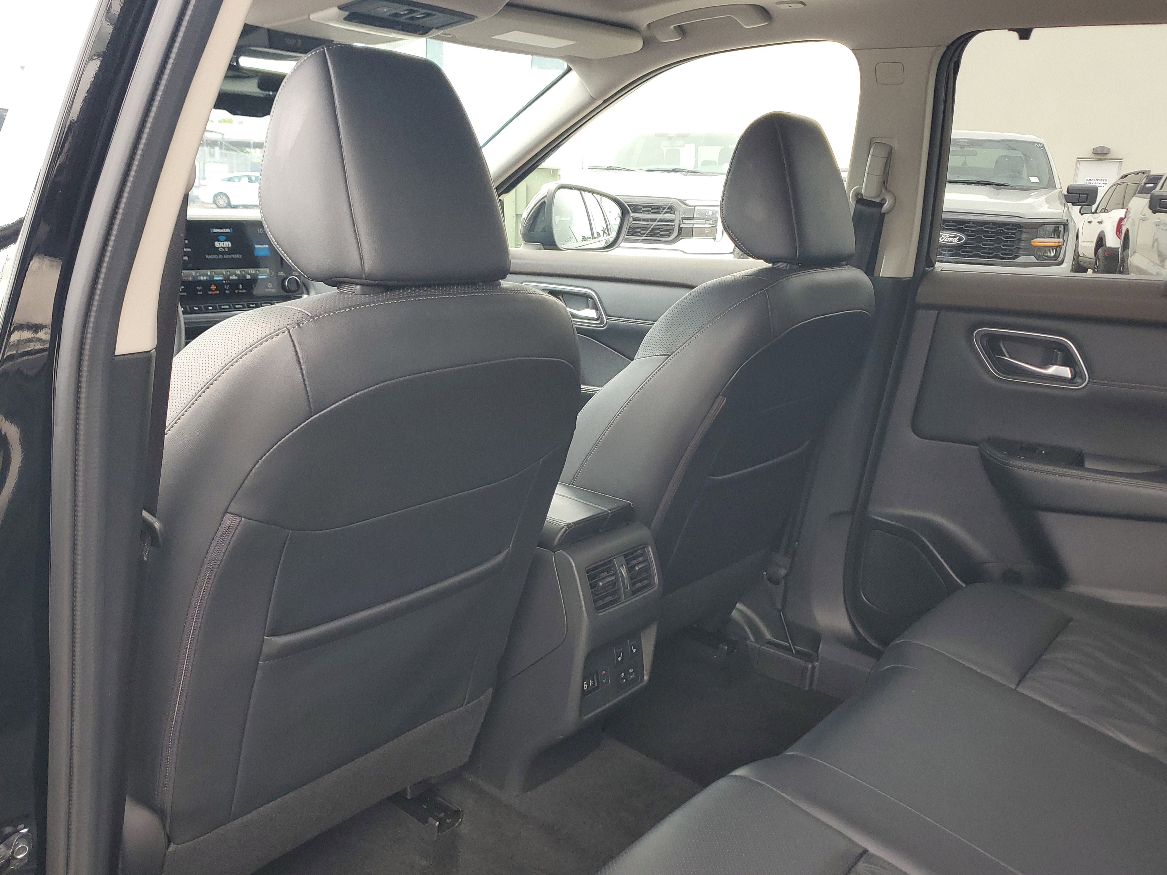 Used 2023 Nissan Rogue Platinum w/ Platinum Premium Package image 19