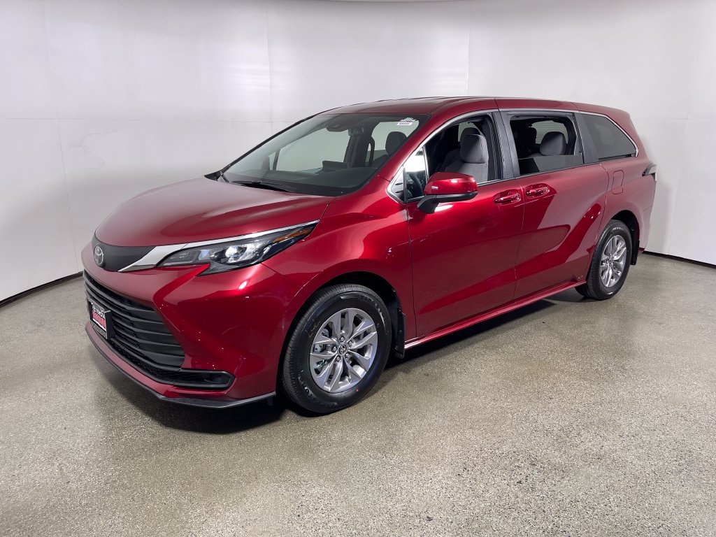 New 2026 Toyota Sienna LE FWD image 7