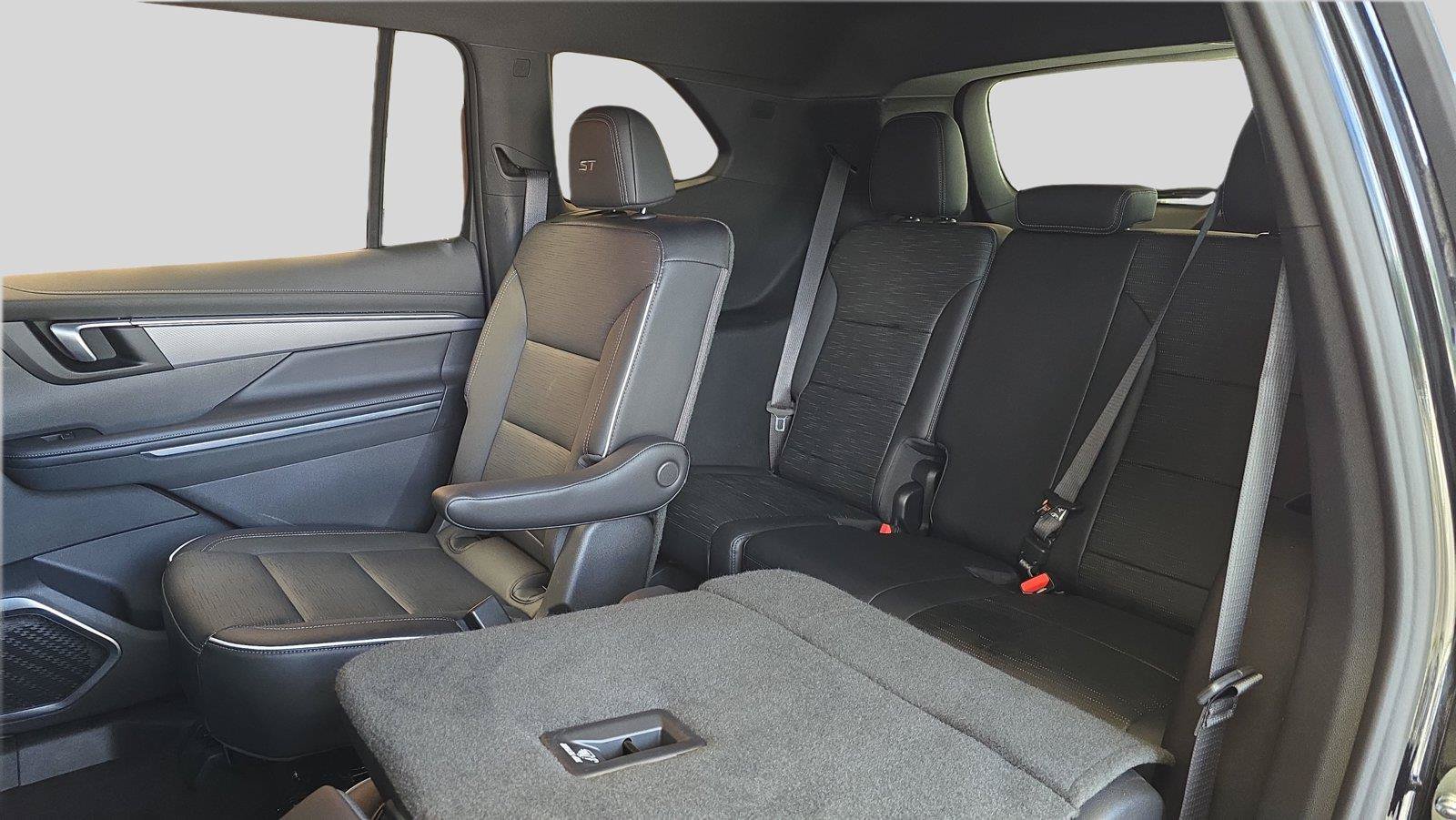 Used 2026 Buick Enclave Sport Touring AWD/4WD image 19