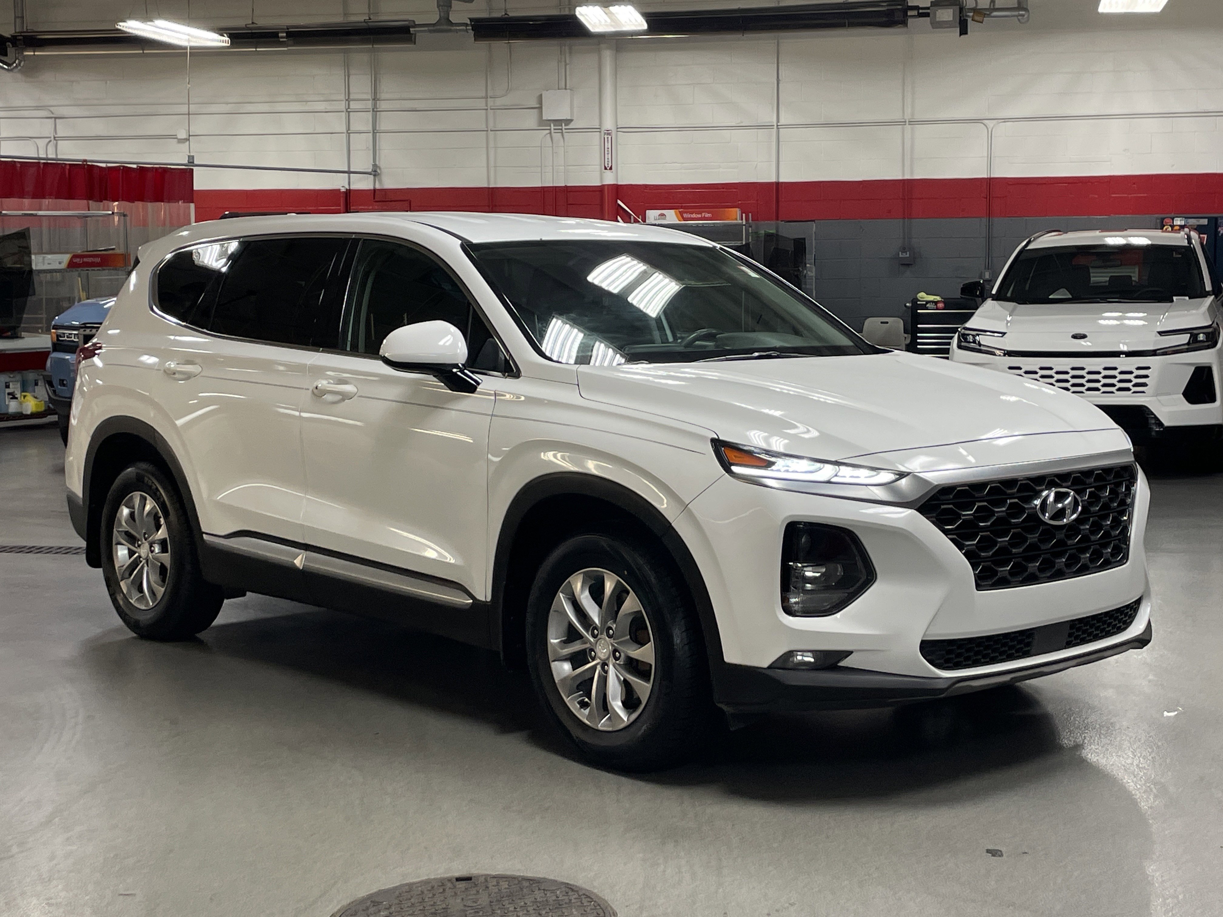 Used 2020 Hyundai Santa Fe SEL FWD image 2