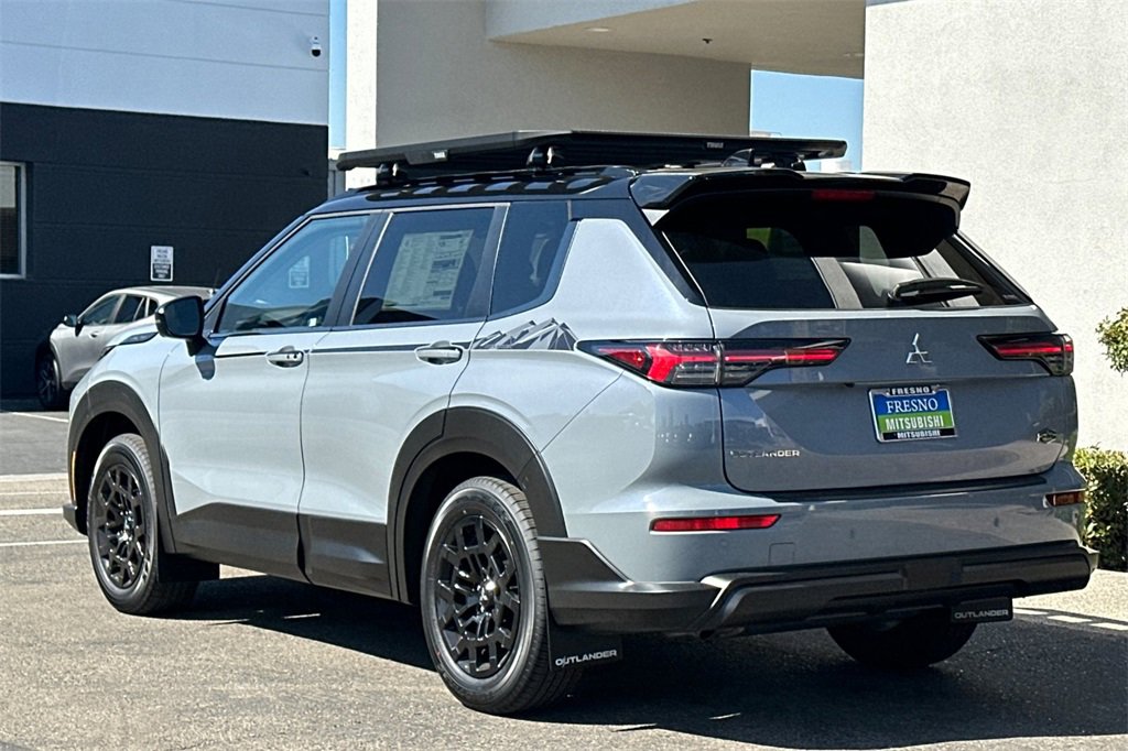 New 2025 Mitsubishi Outlander AWD image 7