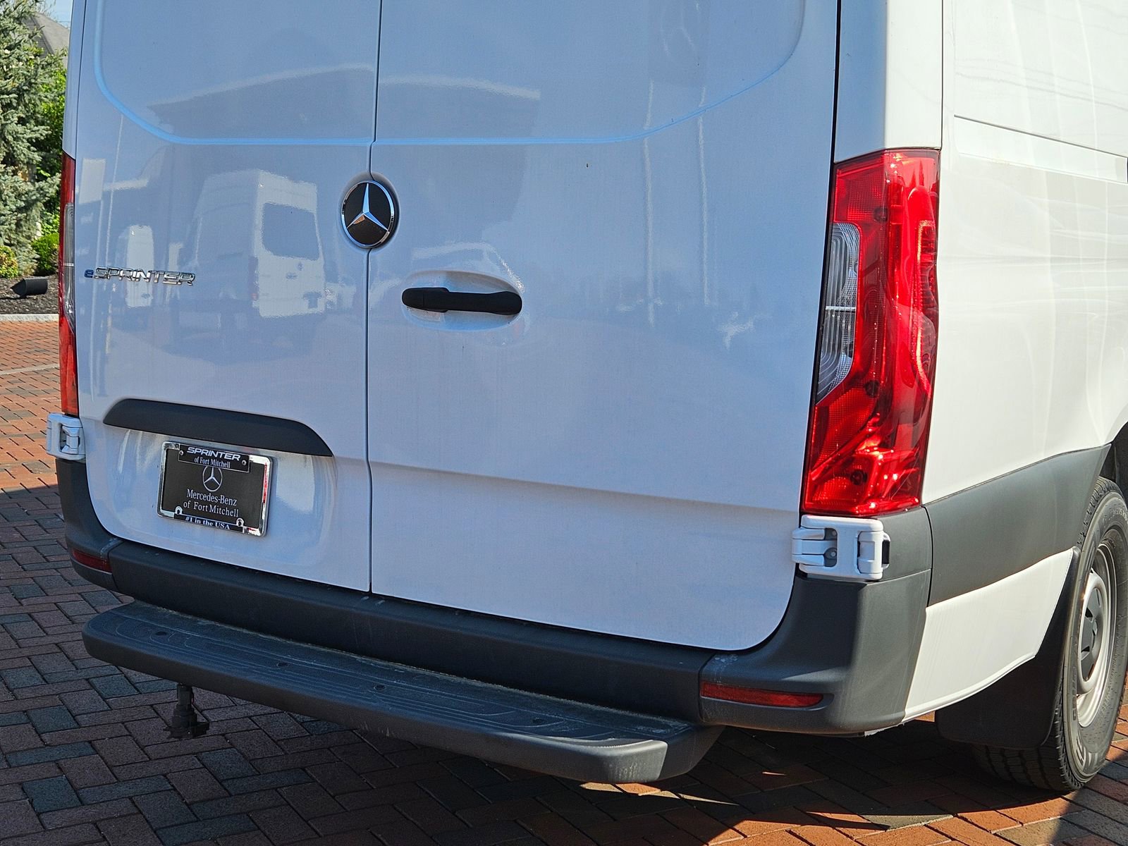New 2024 Mercedes-Benz eSprinter 170 Cargo image 15