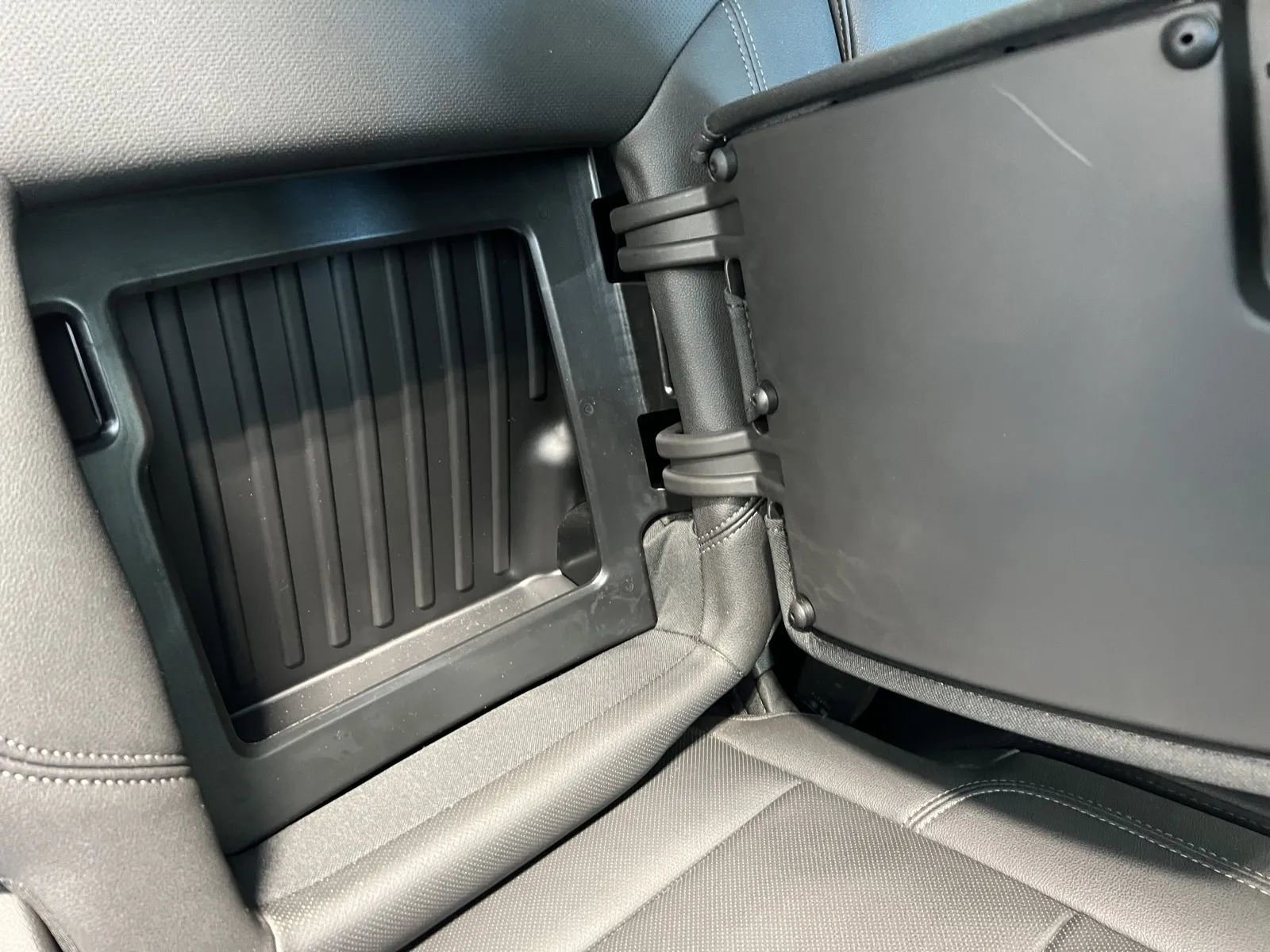 Used 2024 Chevrolet Silverado 2500 LTZ AWD/4WD image 31