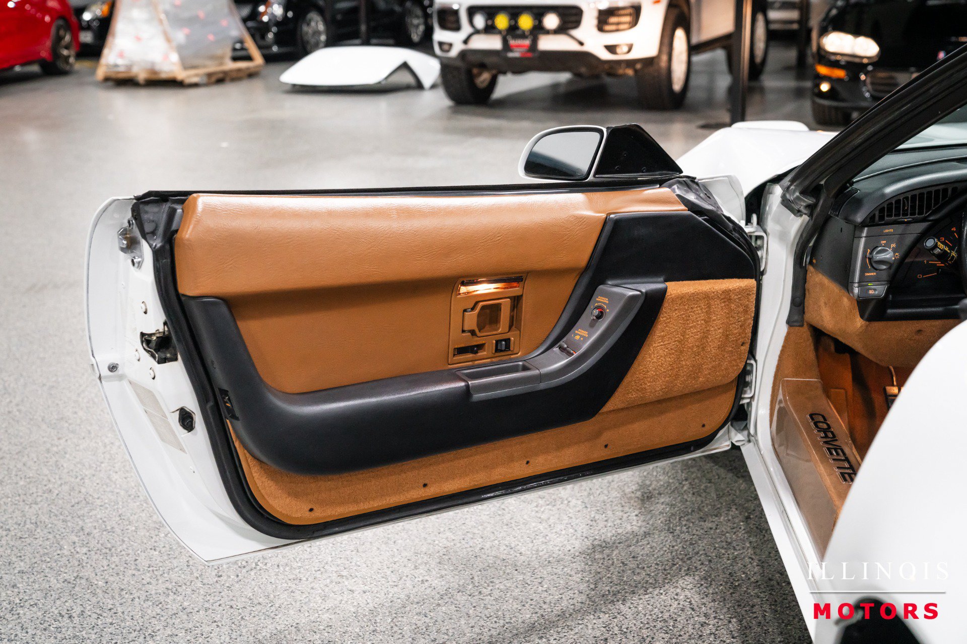 Used 1991 Chevrolet Corvette Convertible RWD image 15
