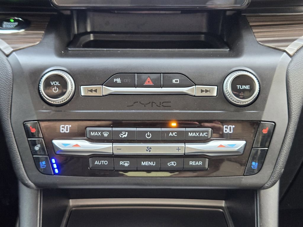 Used 2020 Ford Explorer Limited image 18