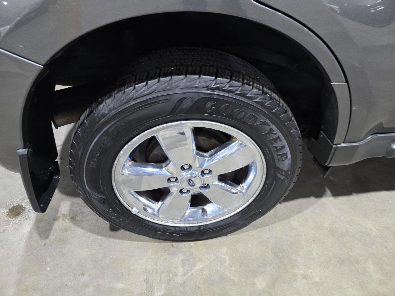Used 2009 Ford Escape Limited image 18