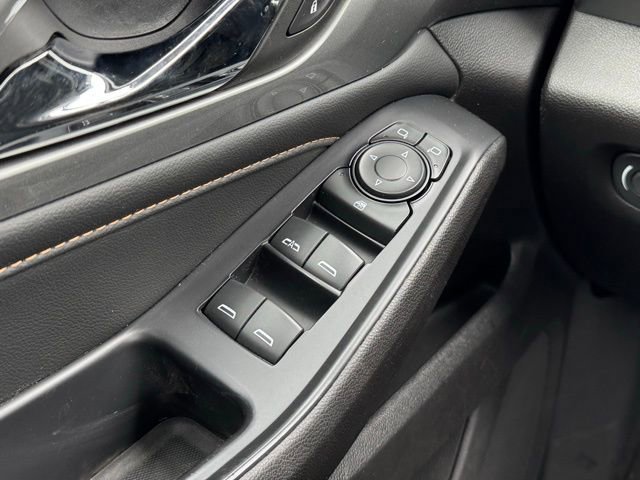 Certified 2021 Chevrolet Traverse LT image 36