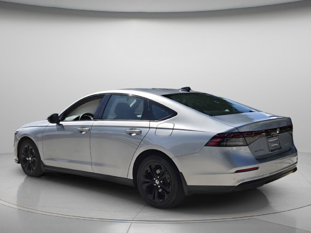 Certified 2025 Honda Accord SE image 8