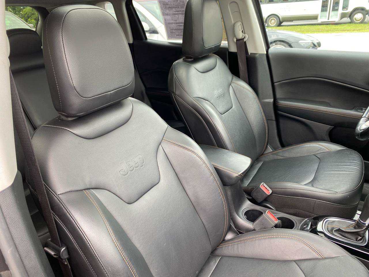 Used 2021 Jeep Compass Limited w/ Sun and Sound Group AWD/4WD image 9