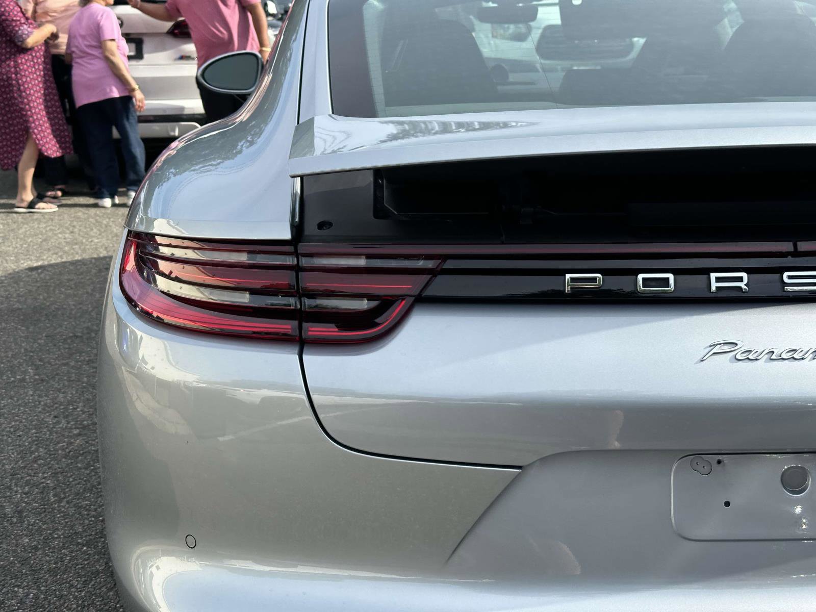 Used 2020 Porsche Panamera RWD image 10