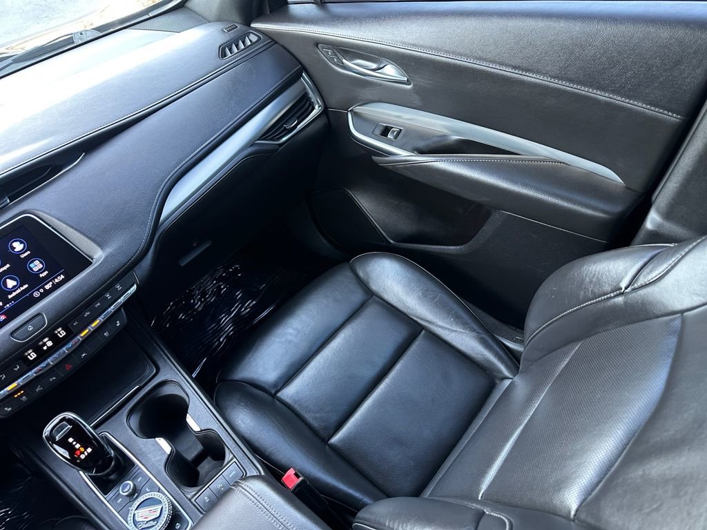 Used 2022 Cadillac XT4 Premium Luxury w/ Enhanced Visibility Package image 25