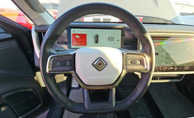 Used 2024 Rivian R1S Adventure AWD/4WD image 7