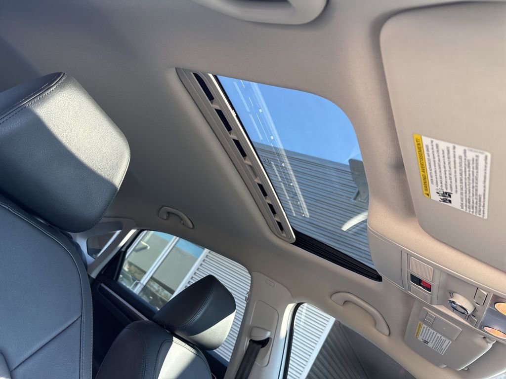 Used 2017 Volkswagen Passat 3.6 SEL Premium image 18