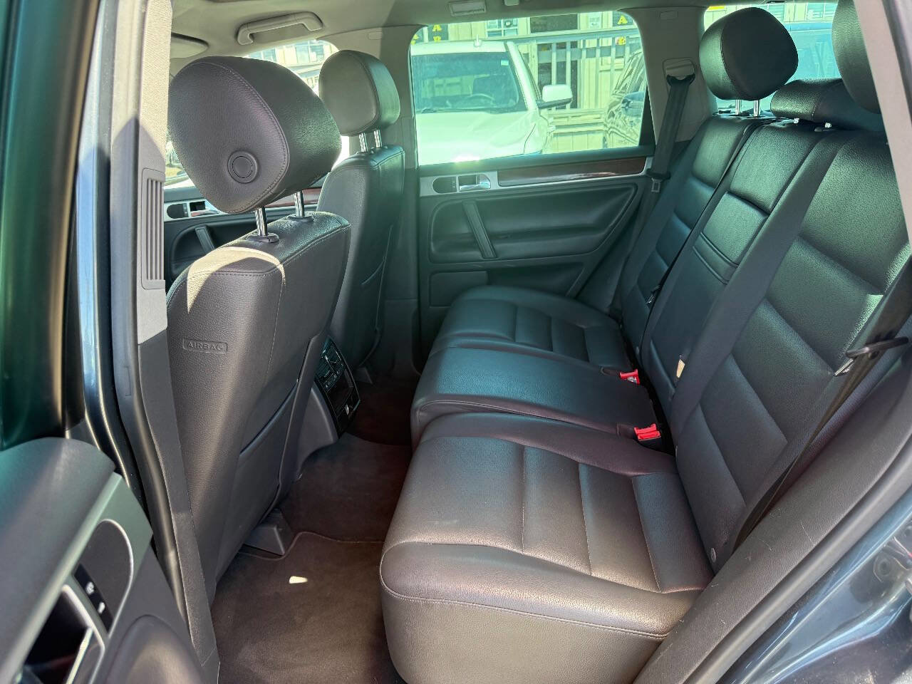 Used 2006 Volkswagen Touareg V6 AWD/4WD image 12
