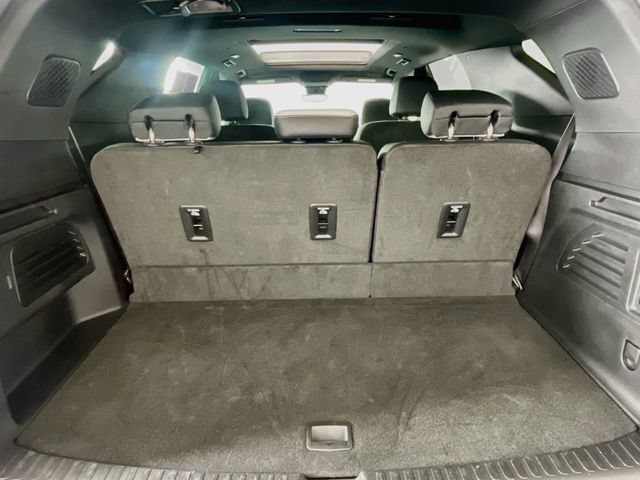 Used 2025 Chevrolet Traverse High Country FWD image 28