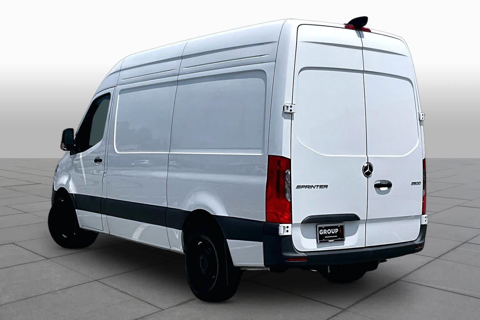Used 2025 Mercedes-Benz Sprinter 2500 image 12