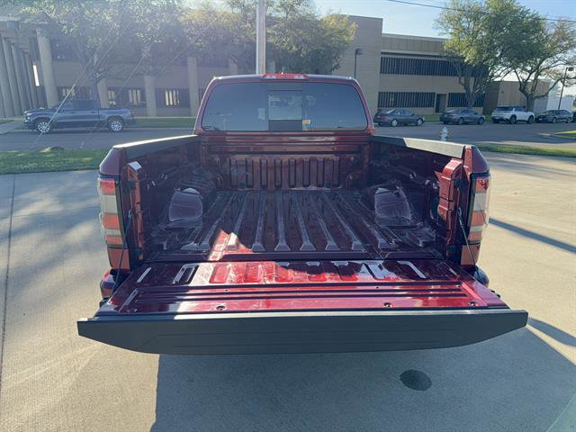 Used 2025 Nissan Frontier PRO-4X AWD/4WD image 6