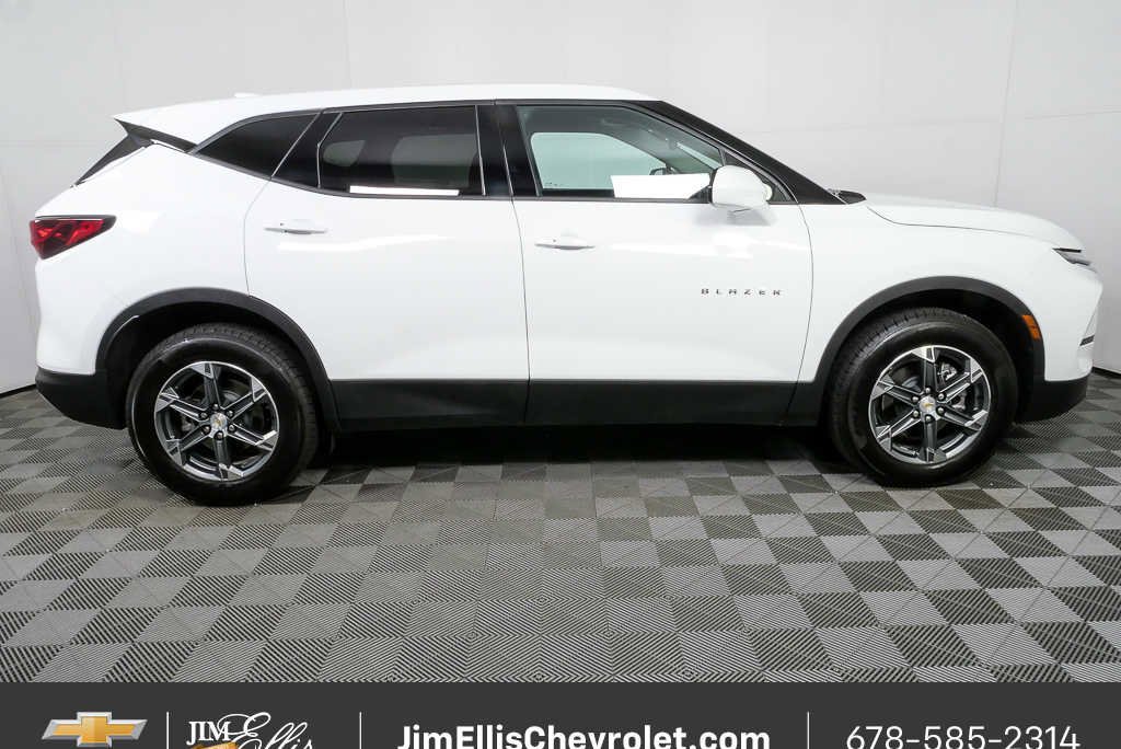 Certified 2025 Chevrolet Blazer LT FWD image 25