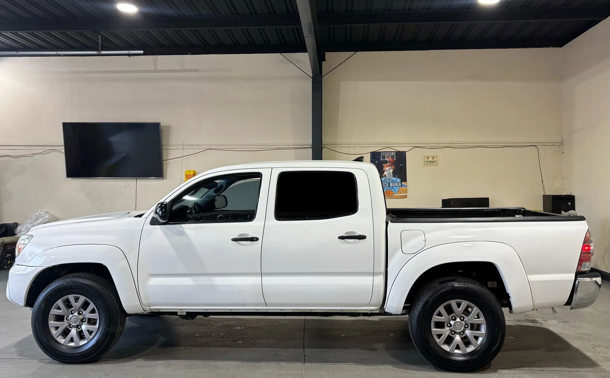 Used 2014 Toyota Tacoma 4x4 Double Cab w/ TRD Off-Road Package image 5