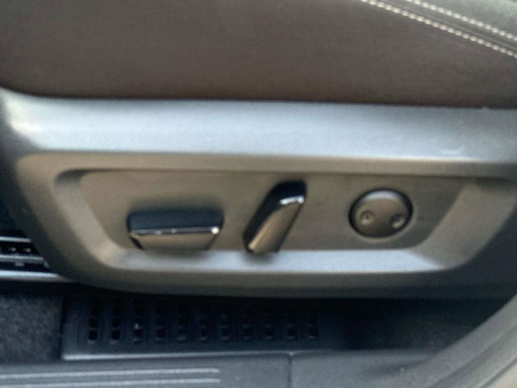 Used 2024 Nissan Rogue SV image 23