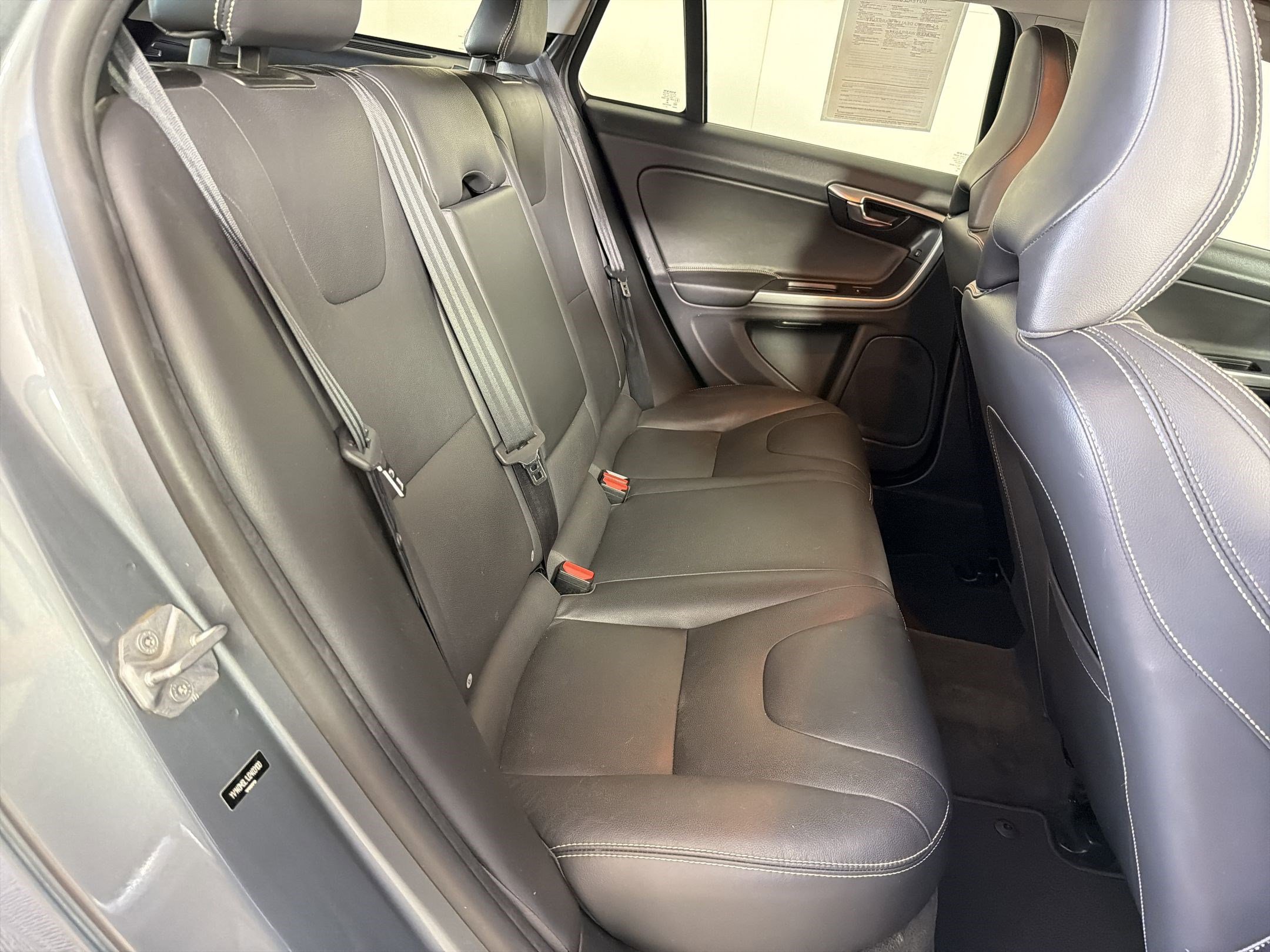 Used 2018 Volvo V60 T5 Dynamic w/ Vision Package AWD/4WD image 30